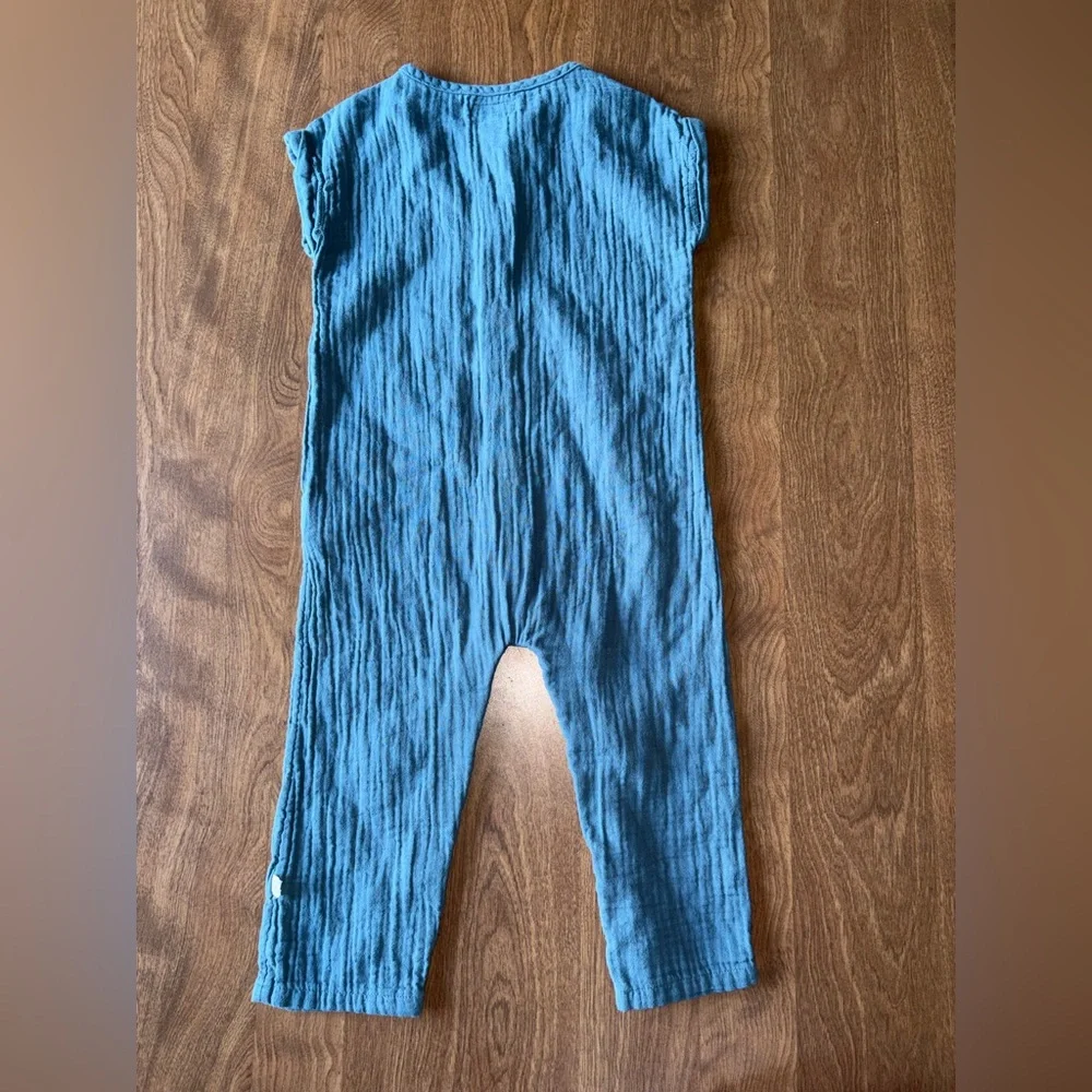 Organic cotton onesie by Little Planet